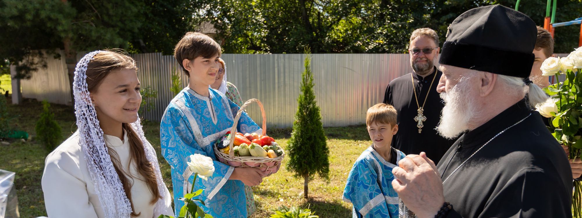 Митрополит Крутицкий и Коломенский Павел посетил приходы Озёрского благочиния