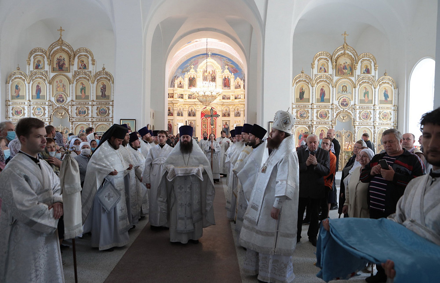 Великое освящение Казанского храма села Дединово