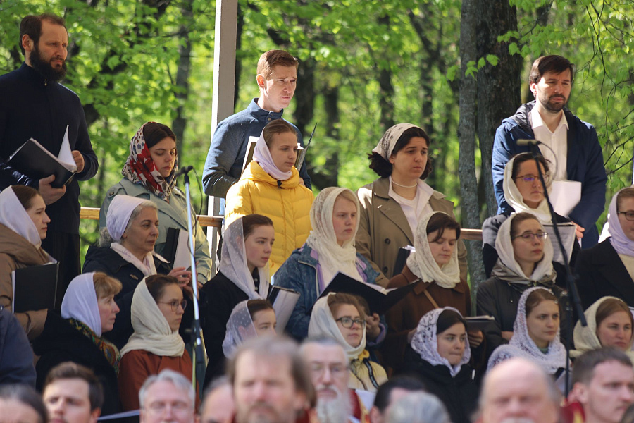 В праздник Собора новомучеников, в Бутове пострадавших, Патриарший наместник Московской митрополии возглавил Литургию на Бутовском полигоне