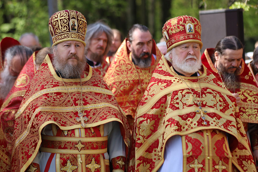 В праздник Собора новомучеников, в Бутове пострадавших, Патриарший наместник Московской митрополии возглавил Литургию на Бутовском полигоне