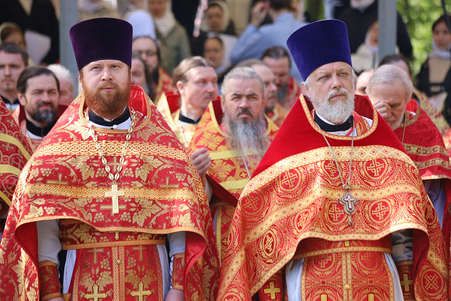 В праздник Собора новомучеников, в Бутове пострадавших, Патриарший наместник Московской митрополии возглавил Литургию на Бутовском полигоне
