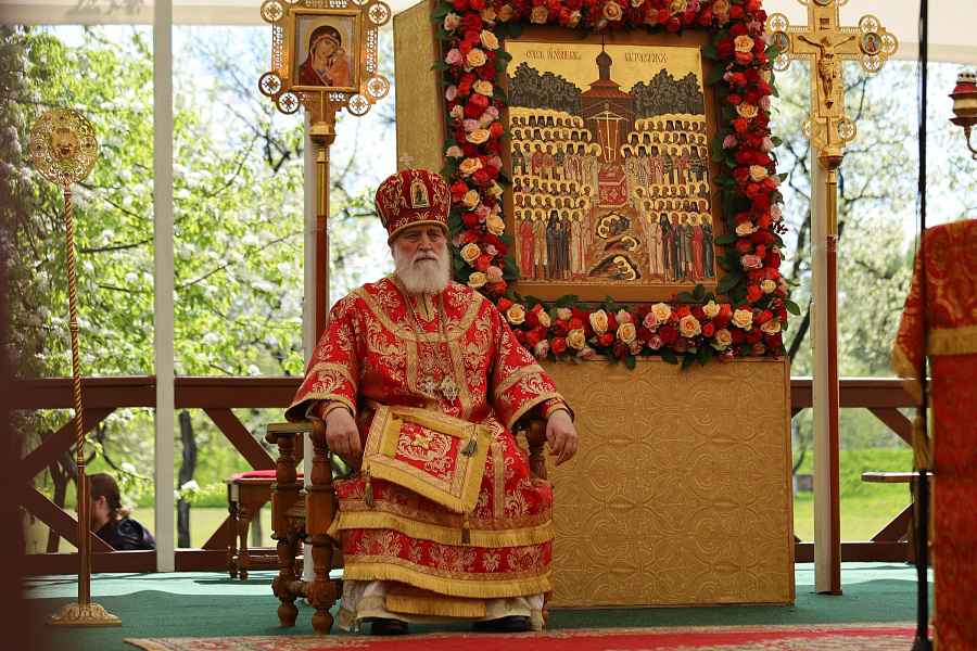 В праздник Собора новомучеников, в Бутове пострадавших, Патриарший наместник Московской митрополии возглавил Литургию на Бутовском полигоне