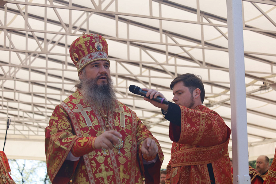 В праздник Собора новомучеников, в Бутове пострадавших, Патриарший наместник Московской митрополии возглавил Литургию на Бутовском полигоне