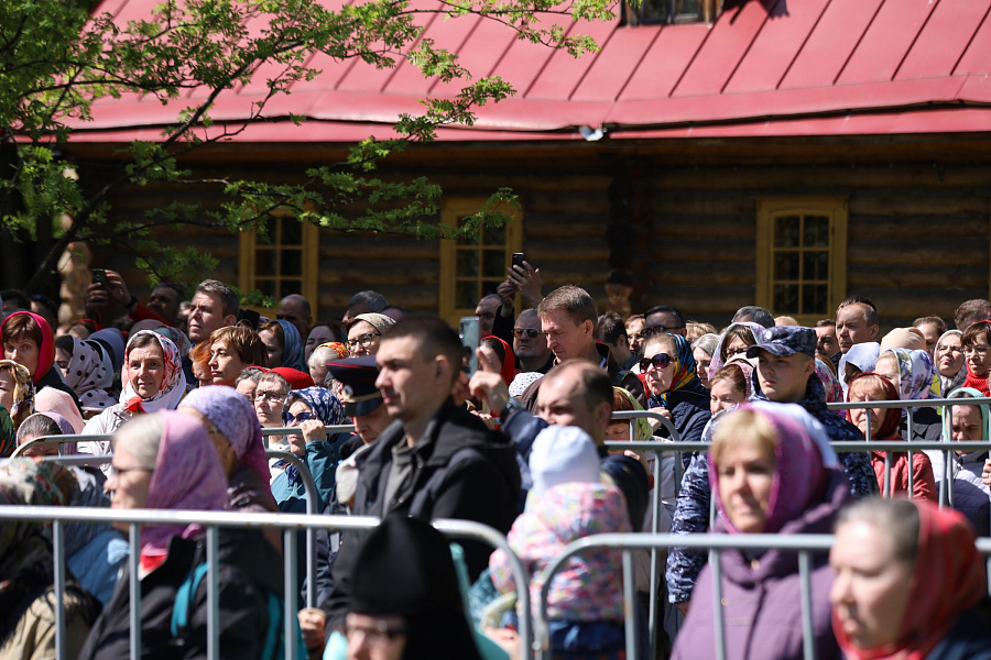 В праздник Собора новомучеников, в Бутове пострадавших, Патриарший наместник Московской митрополии возглавил Литургию на Бутовском полигоне