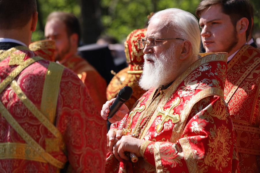 В праздник Собора новомучеников, в Бутове пострадавших, Патриарший наместник Московской митрополии возглавил Литургию на Бутовском полигоне