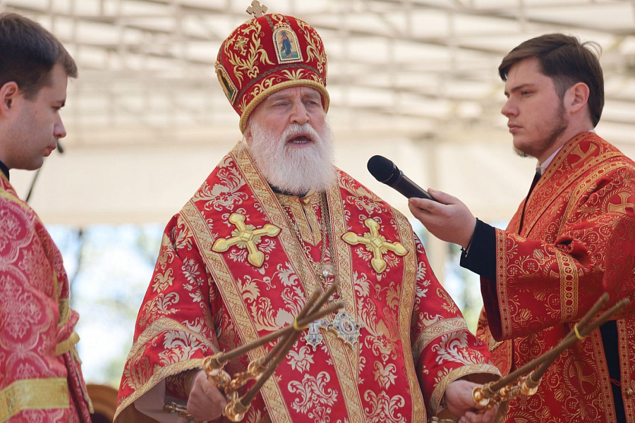 В праздник Собора новомучеников, в Бутове пострадавших, Патриарший наместник Московской митрополии возглавил Литургию на Бутовском полигоне