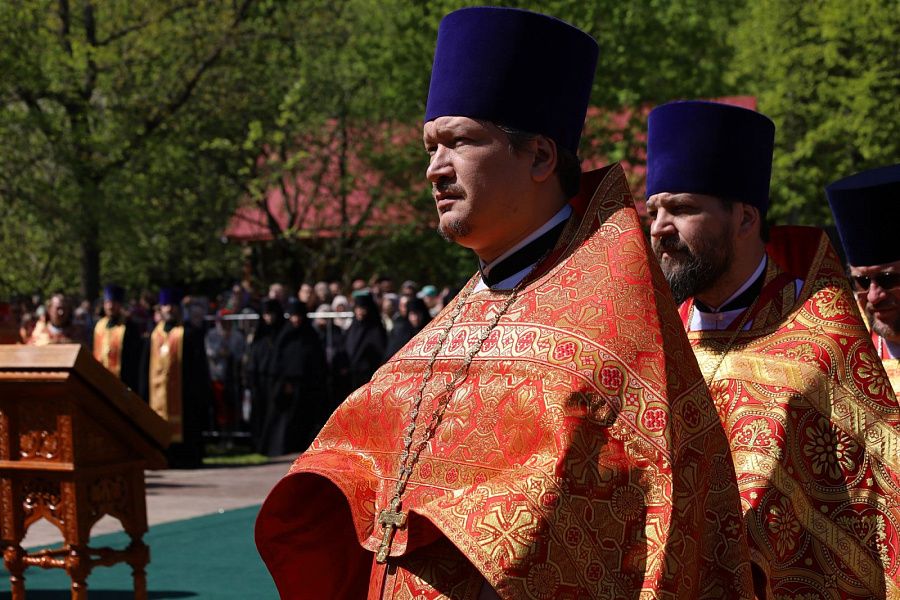 В праздник Собора новомучеников, в Бутове пострадавших, Патриарший наместник Московской митрополии возглавил Литургию на Бутовском полигоне