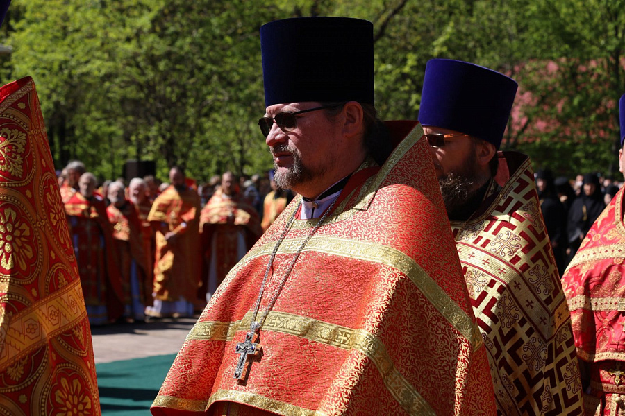 В праздник Собора новомучеников, в Бутове пострадавших, Патриарший наместник Московской митрополии возглавил Литургию на Бутовском полигоне