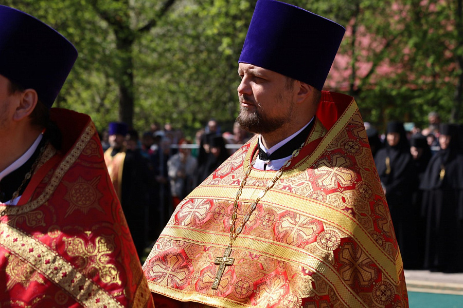 В праздник Собора новомучеников, в Бутове пострадавших, Патриарший наместник Московской митрополии возглавил Литургию на Бутовском полигоне