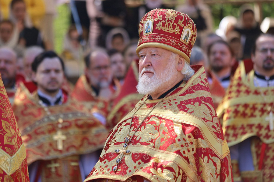 В праздник Собора новомучеников, в Бутове пострадавших, Патриарший наместник Московской митрополии возглавил Литургию на Бутовском полигоне