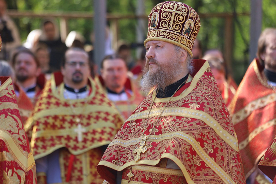 В праздник Собора новомучеников, в Бутове пострадавших, Патриарший наместник Московской митрополии возглавил Литургию на Бутовском полигоне