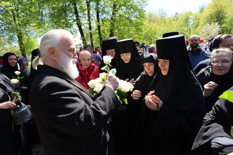 В праздник Собора новомучеников, в Бутове пострадавших, Патриарший наместник Московской митрополии возглавил Литургию на Бутовском полигоне