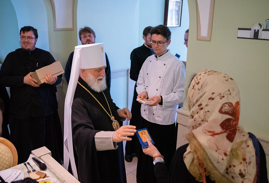 Митрополит Павел встретился со школьниками-победителями и призёрами конференции "Россия - моё Отечество"