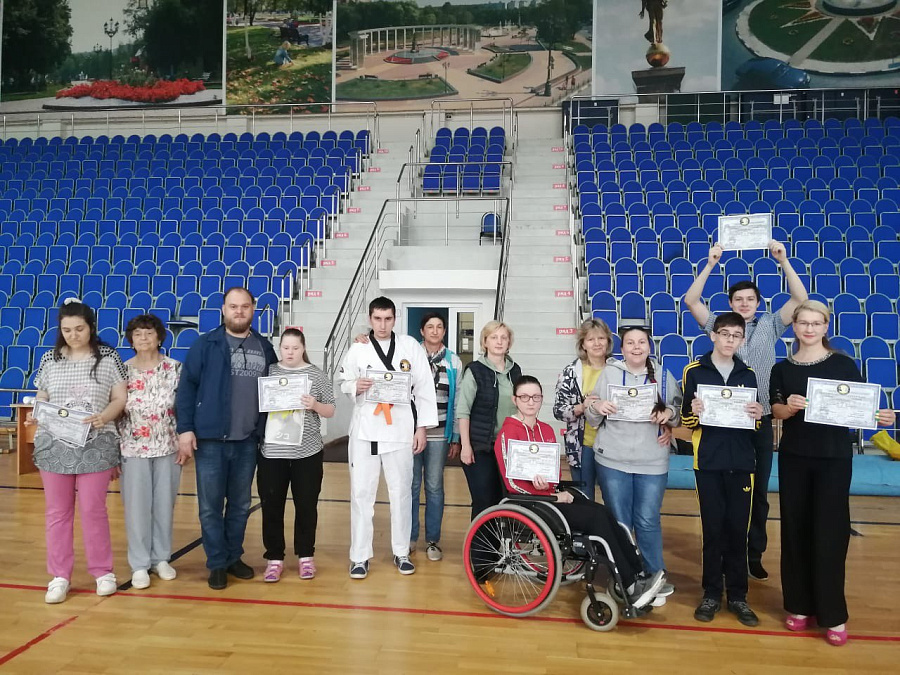 Тренировка по пара-карате для семей с детьми инвалидами в Пушкино