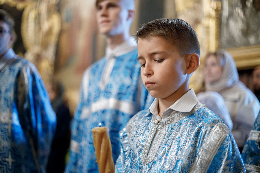 Епископ Сергиево-Посадский и Дмитровский Фома совершил детскую Литургию в Трапезном храме Лавры
