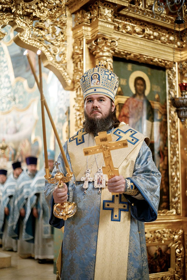 Епископ Сергиево-Посадский и Дмитровский Фома совершил детскую Литургию в Трапезном храме Лавры
