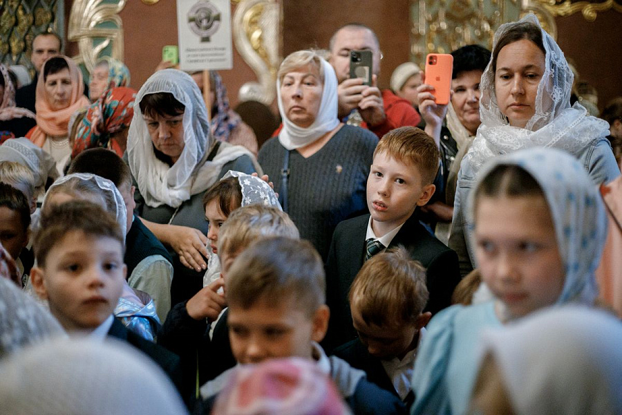 Епископ Сергиево-Посадский и Дмитровский Фома совершил детскую Литургию в Трапезном храме Лавры