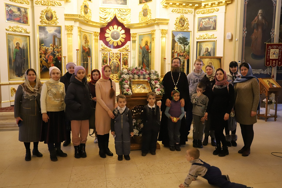 Акция «Согреем детские сердца» в Коломенских благочиниях