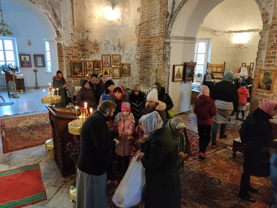 Акция «Согреем детские сердца» в Коломенских благочиниях