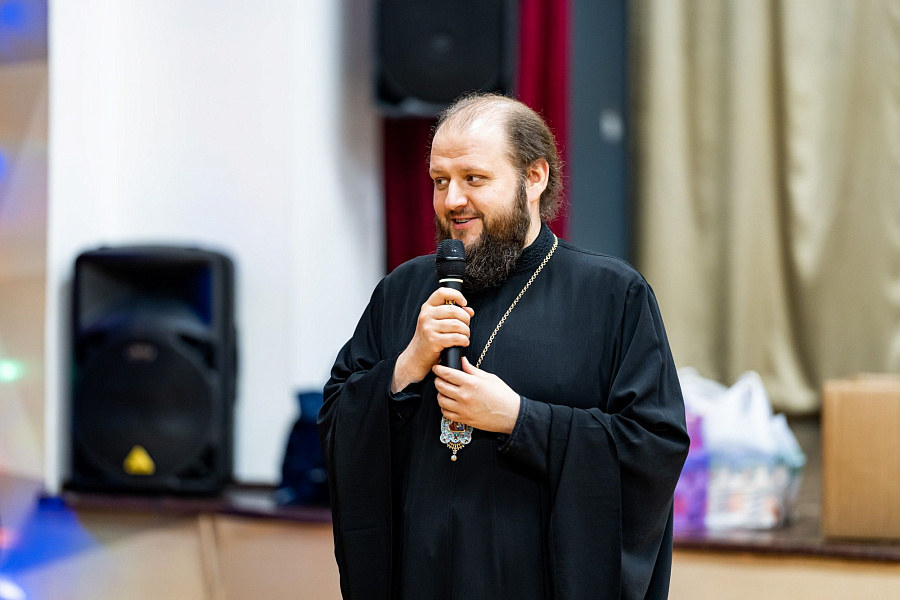 Посещение беженцев в пункте временного размещения «Родина»