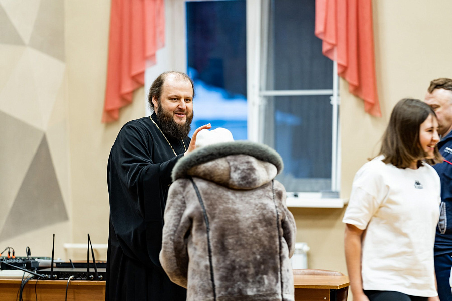 Посещение беженцев в пункте временного размещения «Родина»
