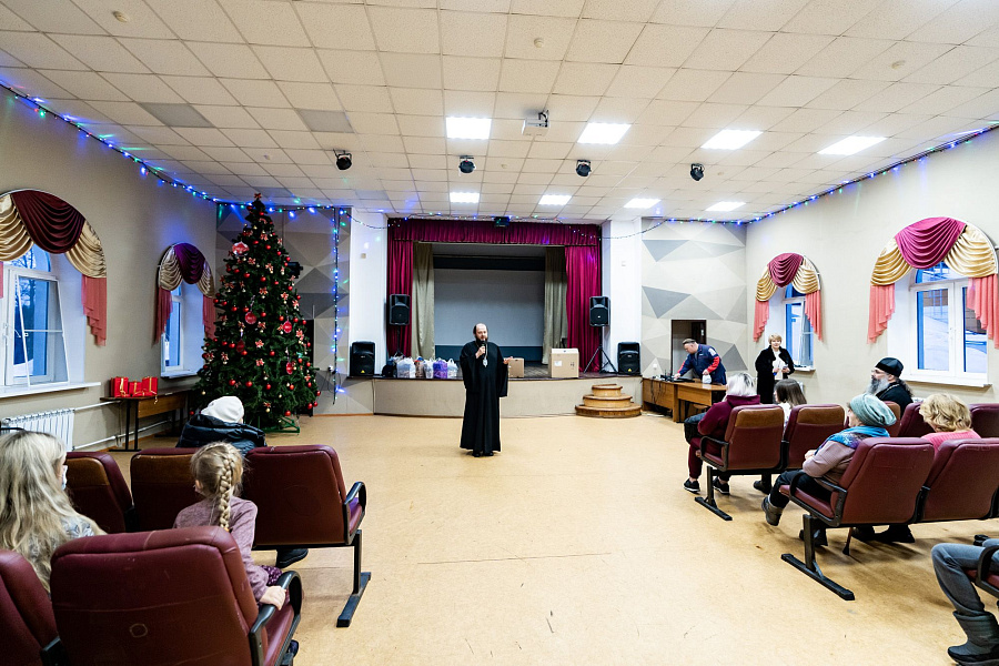 Посещение беженцев в пункте временного размещения «Родина»