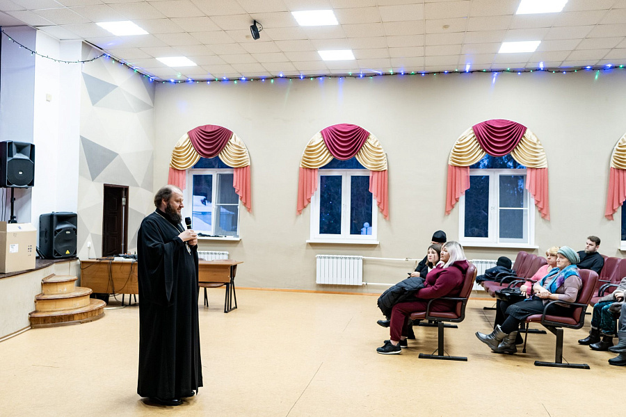 Посещение беженцев в пункте временного размещения «Родина»