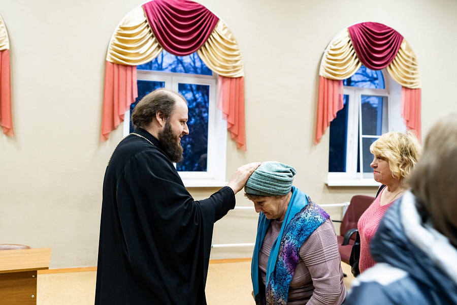 Посещение беженцев в пункте временного размещения «Родина»