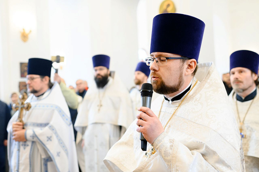 Епископ Фома совершил Божественную литургию в Казанском храме г. Долгопрудного