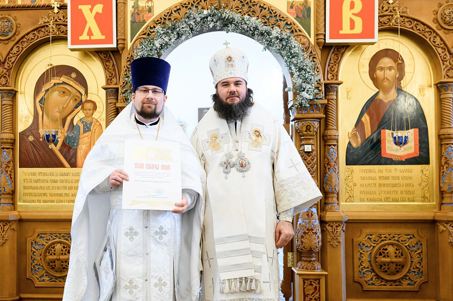 Епископ Фома совершил Божественную литургию в Казанском храме г. Долгопрудного