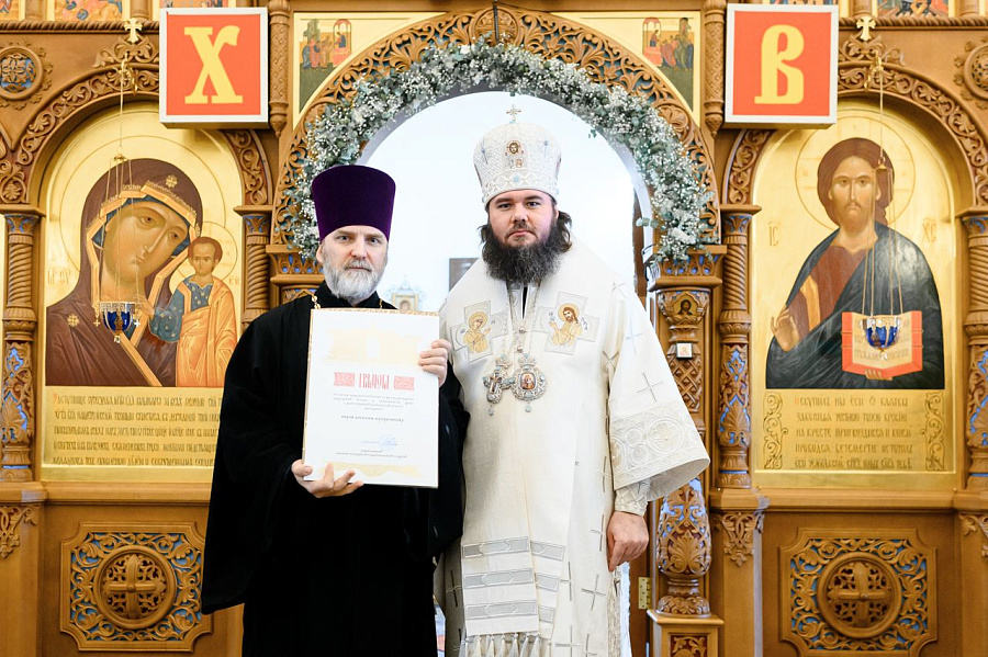 Епископ Фома совершил Божественную литургию в Казанском храме г. Долгопрудного