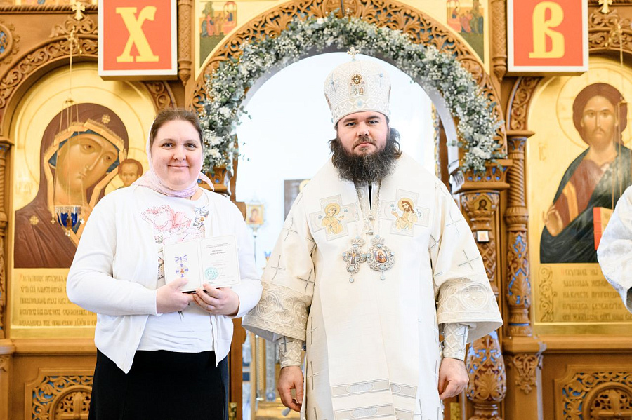Епископ Фома совершил Божественную литургию в Казанском храме г. Долгопрудного