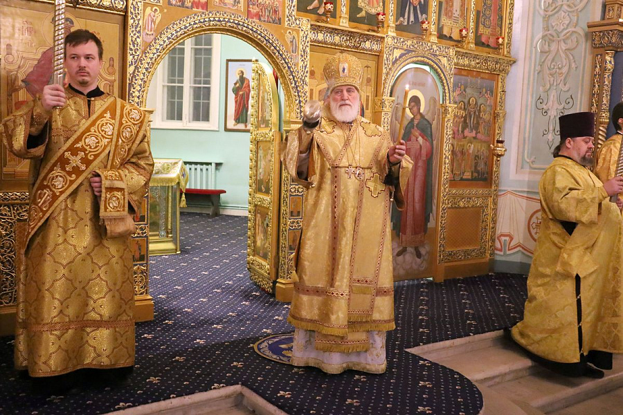 Всенощное бдение в Тихвинском храме Успенского кафедрального собора города Коломны