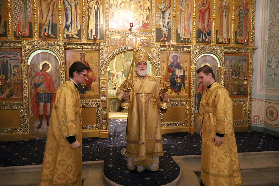Всенощное бдение в Тихвинском храме Успенского кафедрального собора города Коломны