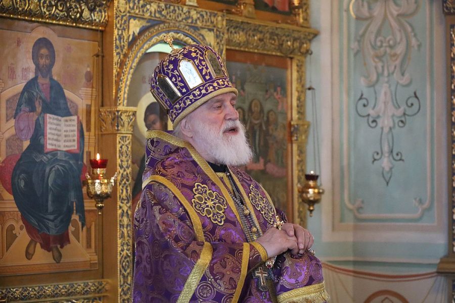 Архиерейское богослужение в Тихвинском храме города Коломны