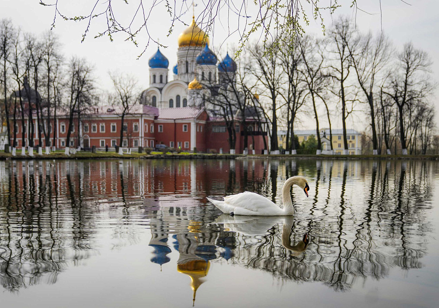 Митрополит Павел, архиереи и сонм духовенства Московской митрополии сослужили Святейшему Патриарху Кириллу за Божественной литургией в Николо-Угрешском монастыре