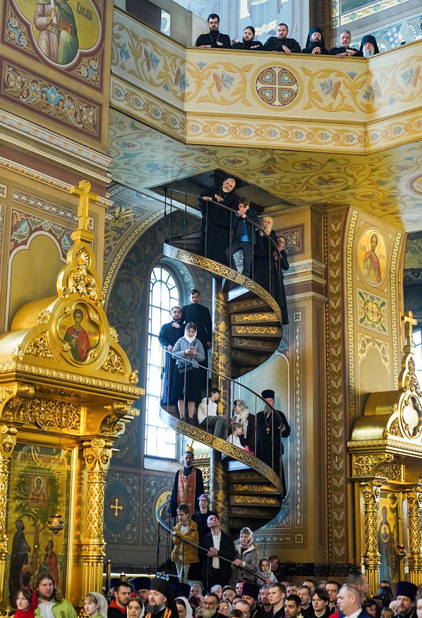 Митрополит Павел, архиереи и сонм духовенства Московской митрополии сослужили Святейшему Патриарху Кириллу за Божественной литургией в Николо-Угрешском монастыре
