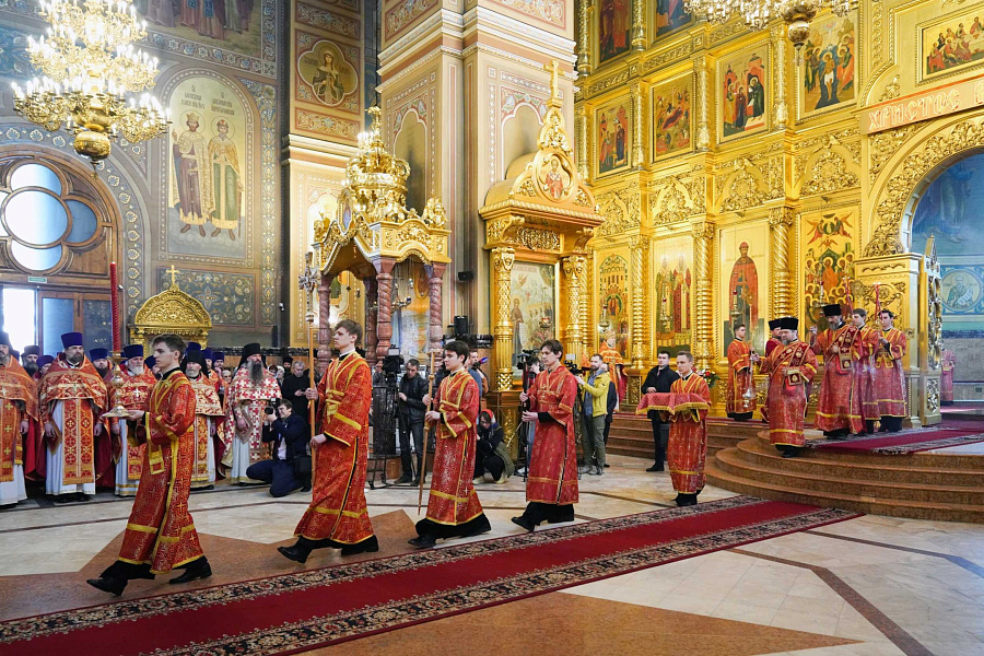 Митрополит Павел, архиереи и сонм духовенства Московской митрополии сослужили Святейшему Патриарху Кириллу за Божественной литургией в Николо-Угрешском монастыре