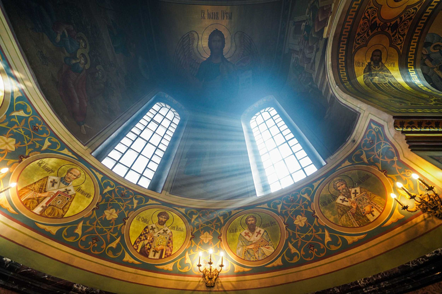 Митрополит Павел, архиереи и сонм духовенства Московской митрополии сослужили Святейшему Патриарху Кириллу за Божественной литургией в Николо-Угрешском монастыре