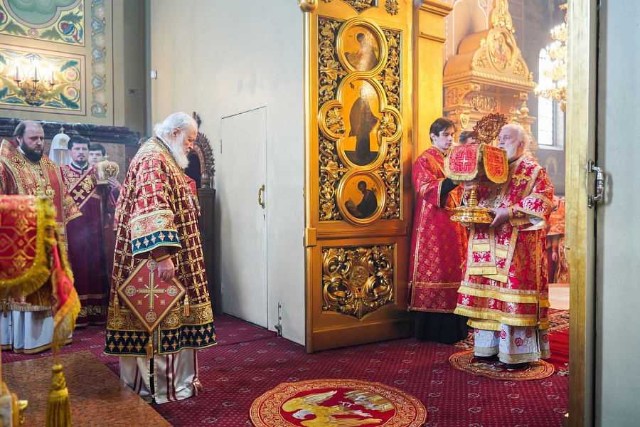 Митрополит Павел, архиереи и сонм духовенства Московской митрополии сослужили Святейшему Патриарху Кириллу за Божественной литургией в Николо-Угрешском монастыре