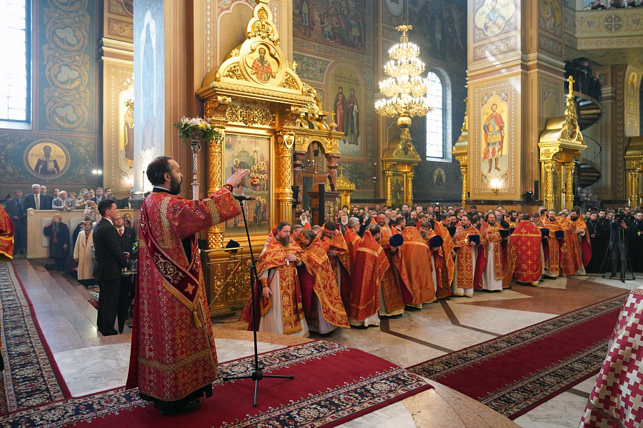Митрополит Павел, архиереи и сонм духовенства Московской митрополии сослужили Святейшему Патриарху Кириллу за Божественной литургией в Николо-Угрешском монастыре