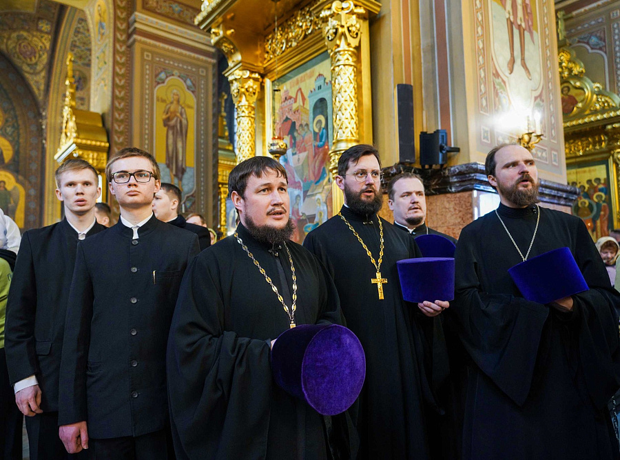 Митрополит Павел, архиереи и сонм духовенства Московской митрополии сослужили Святейшему Патриарху Кириллу за Божественной литургией в Николо-Угрешском монастыре