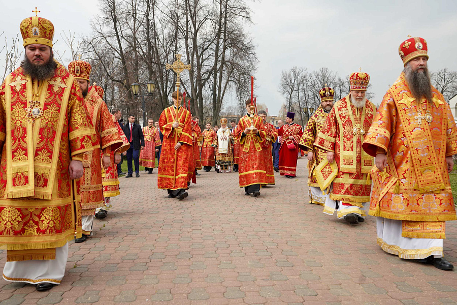 Митрополит Павел, архиереи и сонм духовенства Московской митрополии сослужили Святейшему Патриарху Кириллу за Божественной литургией в Николо-Угрешском монастыре