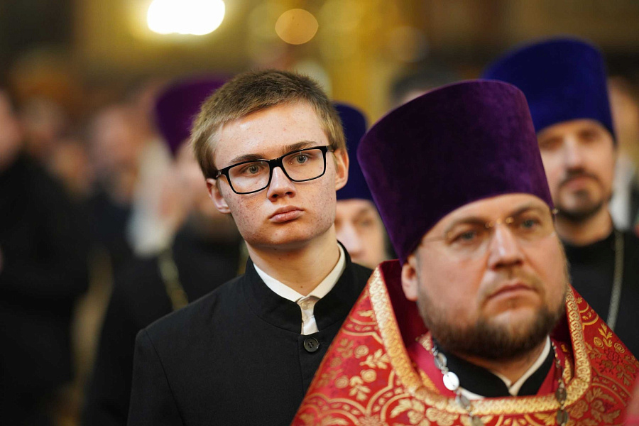 Митрополит Павел, архиереи и сонм духовенства Московской митрополии сослужили Святейшему Патриарху Кириллу за Божественной литургией в Николо-Угрешском монастыре