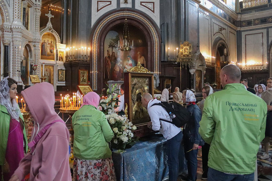 Молебен пред Феодоровской иконой Пресвятой Богородицы в Храме Христа Спасителя