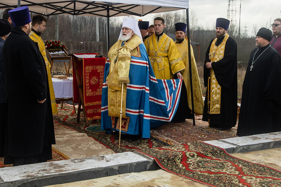 Митрополит Павел совершил закладку камня и грамоты в строящийся храм в Раменском городском округе