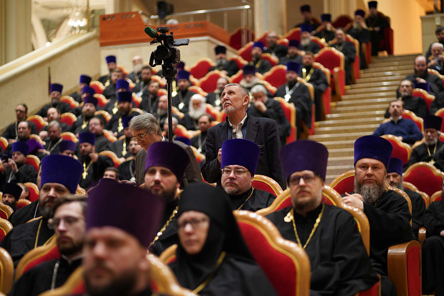 Святейший Патриарх Кирилл провёл первое общее собрание духовенства Московской митрополии
