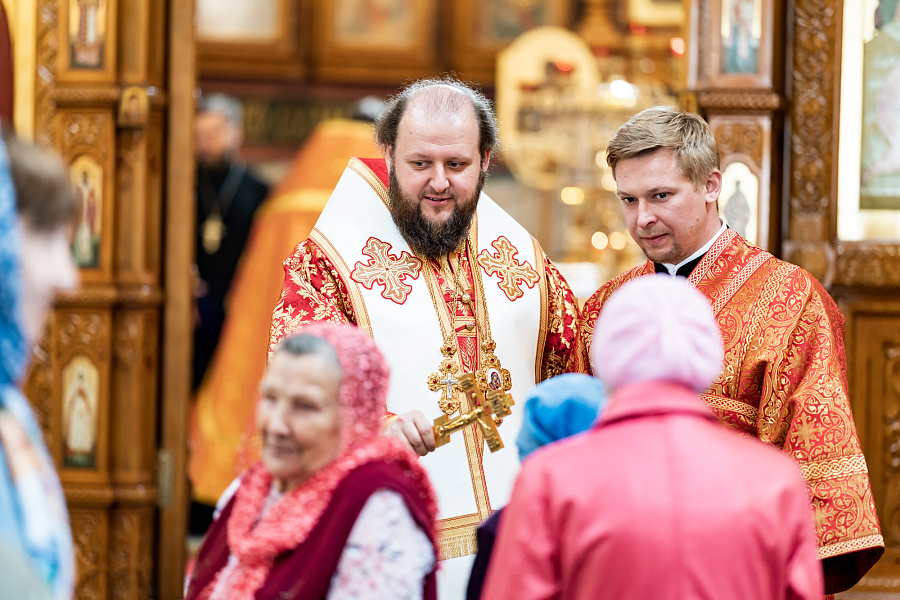 Архиерейское богослужение в Преображенском соборе города Люберцы
