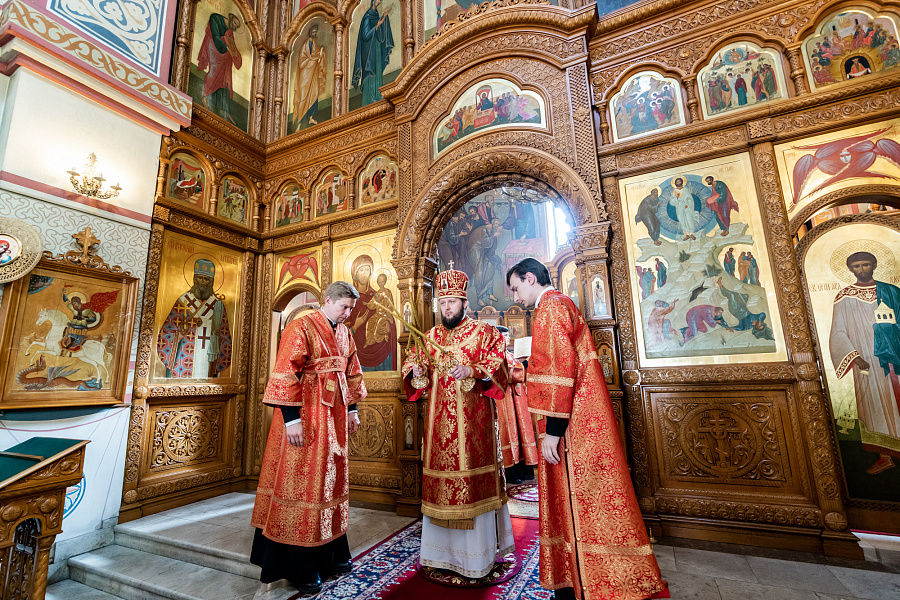 Архиерейское богослужение в Преображенском соборе города Люберцы