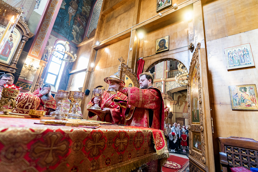 Архиерейское богослужение в Преображенском соборе города Люберцы